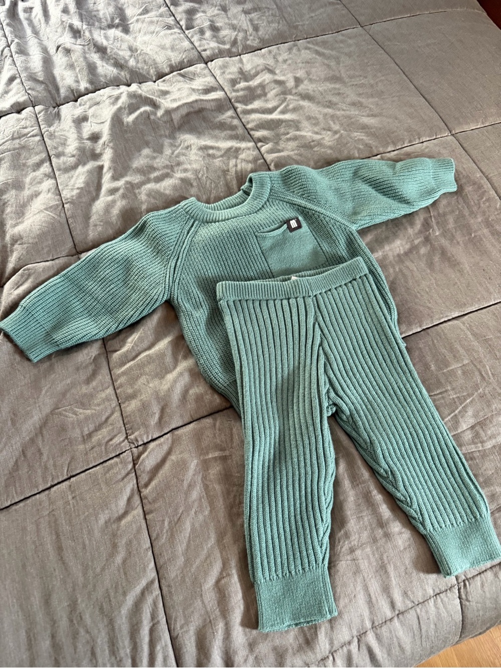 BABY SWEATER SET - Picture 4 of 9